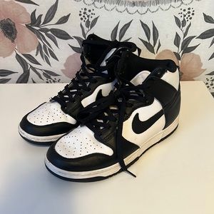 Women’s Nike dunks 7.5